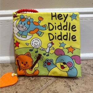 NWOT Colorful Hey Diddle Diddle Soft Toy Book with Teether
